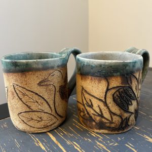 Tasse en céramique artisanale - esprit corbeau
